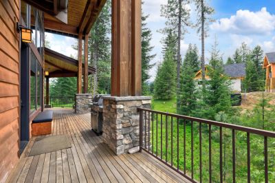 Choose from a Variety of Materials with Porch Railing Installation!