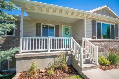Prevent Slips and Falls with Porch Railing Installation!